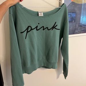 Cute off the shoulder blue green top. Super soft!